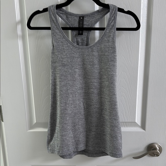Yogalicious Tops - ❤️Yogalicious Gray Tank Top with Racerback Design